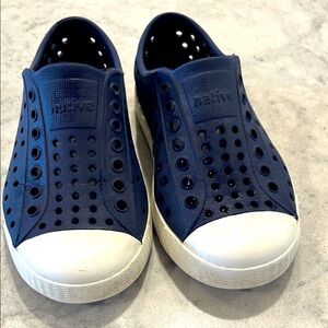 Native shoes size C8